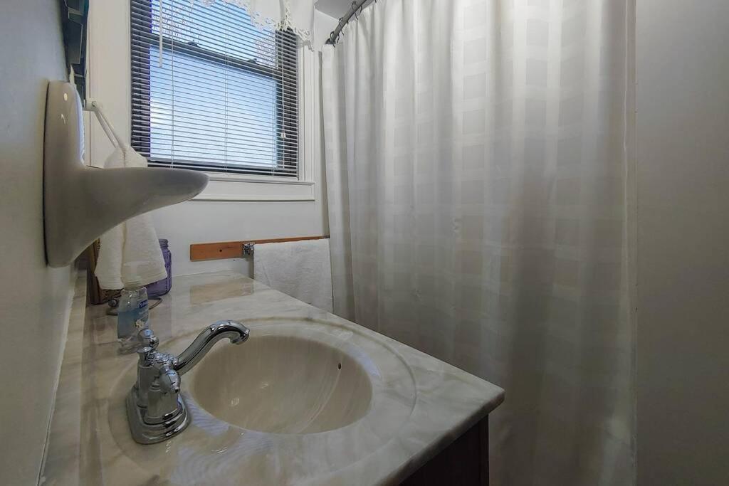 Huge Historic, W/Large Yard & Close To Beach Manistee Esterno foto