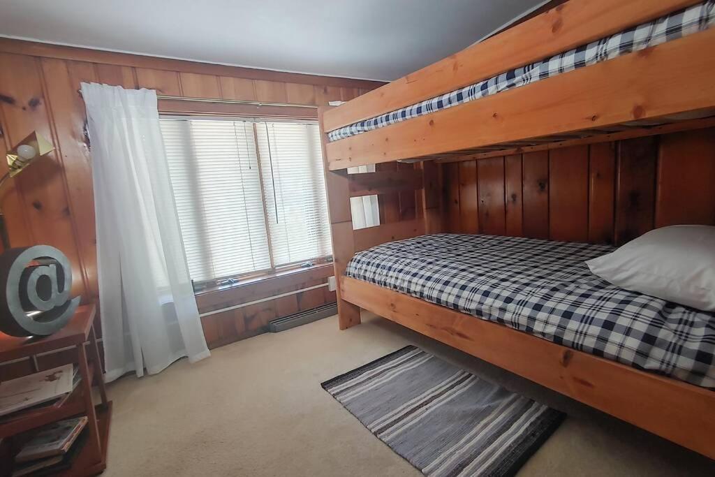 Huge Historic, W/Large Yard & Close To Beach Manistee Esterno foto