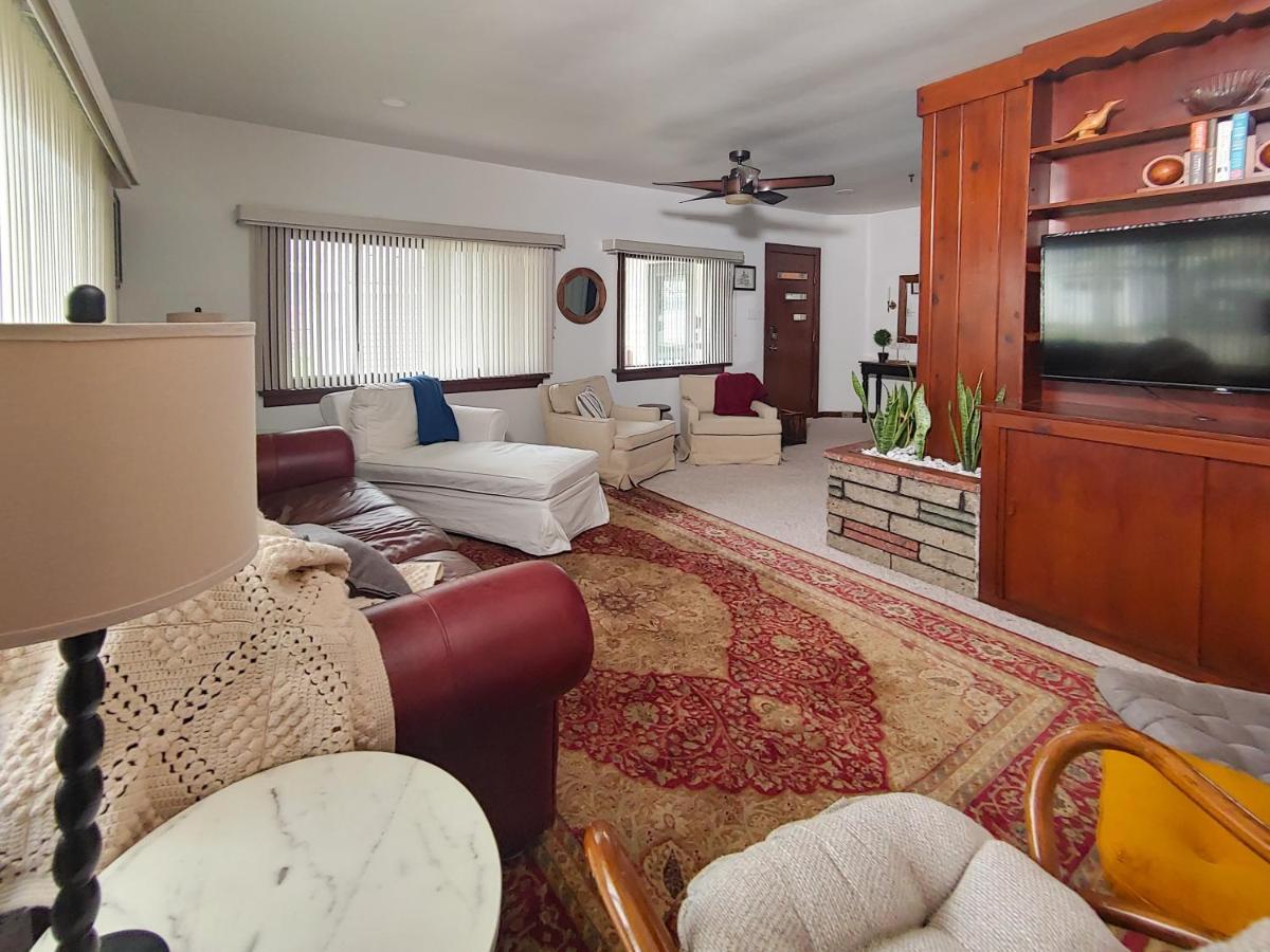 Huge Historic, W/Large Yard & Close To Beach Manistee Esterno foto
