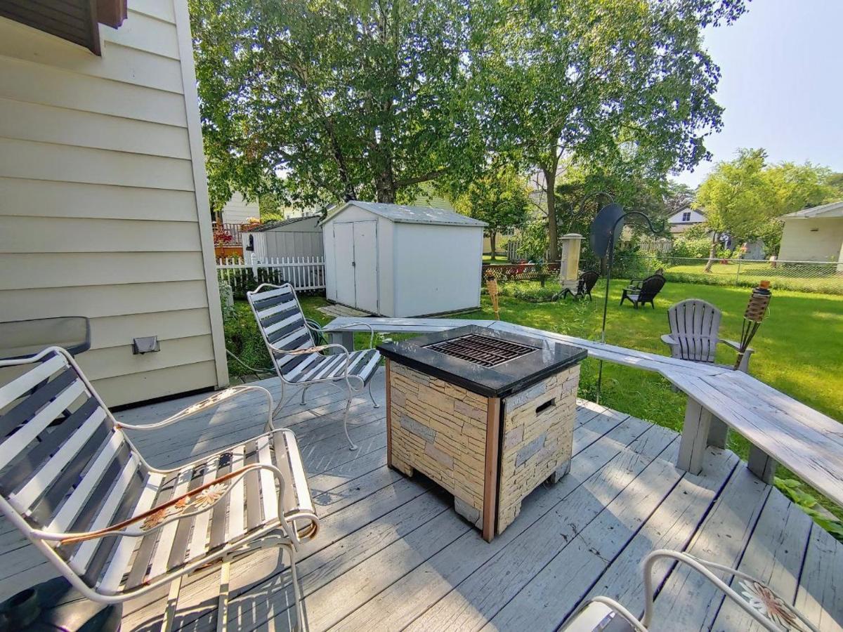 Huge Historic, W/Large Yard & Close To Beach Manistee Esterno foto